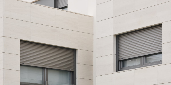 Puertas y Ventanas Insonorizadas de Aluminio / PVC Sant Pol de Mar · Aislamiento Térmico y Acústico